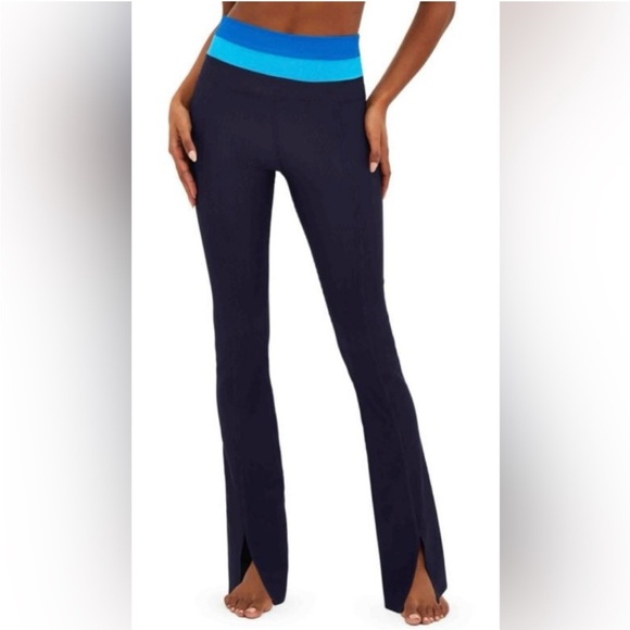 Beach Riot Navy Colorblock Set - Picture 1 of 6